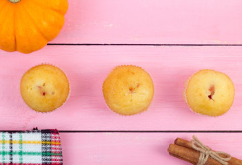 Muffins, pumpkin and cinnamon