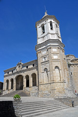 Fototapeta na wymiar Kathedrale San Vicente in Roda de Isabena
