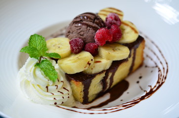 toast bread and ice cream