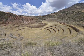 Fototapeta na wymiar Ruinas incas de Moray, cerca de Cuzco, Perú