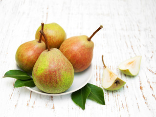 Bowl with pears