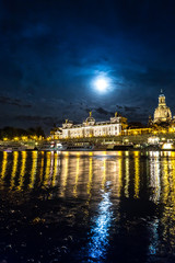 Fototapeta na wymiar \Dresden in night