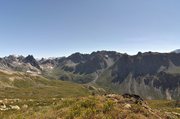 Obraz premium Alpine nature / The Alps are the highest and most extensive mountain range system that lies entirely in Europe, across Austria, France, Germany, Italy, Liechtenstein, Monaco, Slovenia, and Switzerland