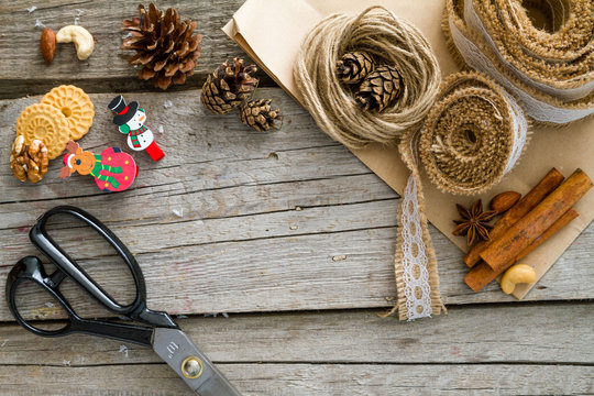 Preasent nuts cinnamon ribbon