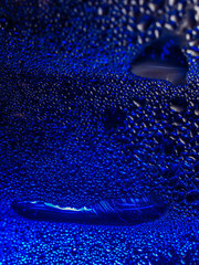 Spritzig blau