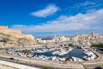 Fototapeta na wymiar Saint Jean Castle and the Vieux port in Marseille