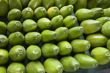 Aguacate deliciosa frute en supermercado.