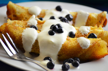  pancakes with cottage cheese and blueberries