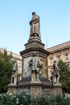 Leonado Da Vinci statue in Milan, Italy