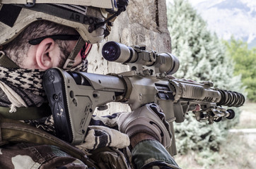 Soldier Aim target 