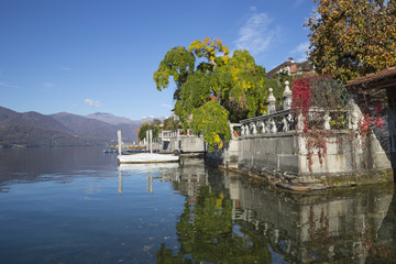 Obraz premium Village of Orta and the Island of San Giulio on Lake Orta (Italy)