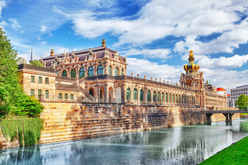 Naklejka premium Zwinger Palace (Der Dresdner Zwinger) Art Gallery of Dresden, wh