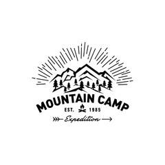 Fototapeta na wymiar Mountain Hipster Logo template
