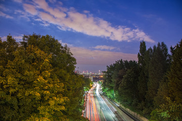 Fototapeta premium Skyline of central London after sunset from Holloway Bridge, UK