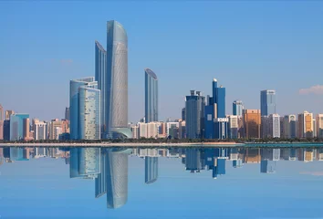 Gordijnen Skyline van Abu Dhabi © joemanjiarts