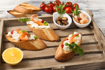 shrimps and mussels snacks