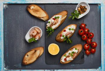 shrimps and mussels snacks