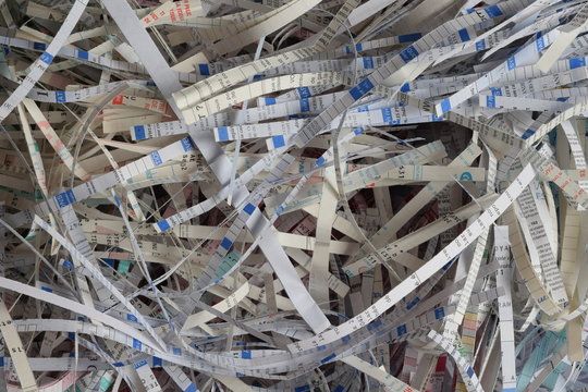 Recyclage papier, papier pass&eacute; au destructeur