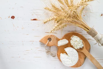Crédence de cuisine en verre imprimé Produits laitiers Selection of dairy products and wheat
