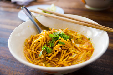 Noodle with minced pork.