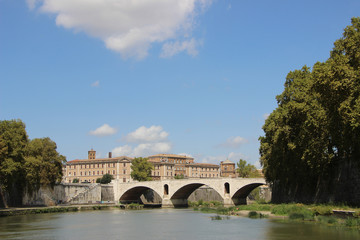 Fototapeta na wymiar Rome,Italy,Tevere,Tiber,bridge,summer.