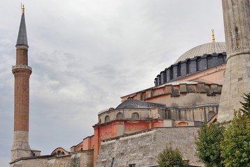 Fototapeta na wymiar Hagia Sophia in a cloudy day
