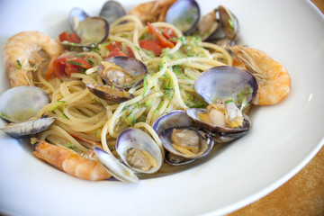 spaghetti with clams