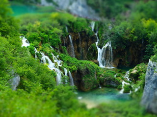 Mehrere Wasserfälle