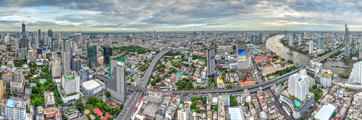 Fototapeta na wymiar Bangkok Skyline Panorama Ausschnitt 2