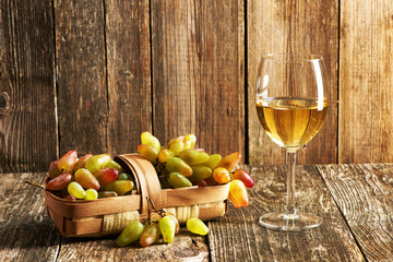 Fresh grapes and white wine