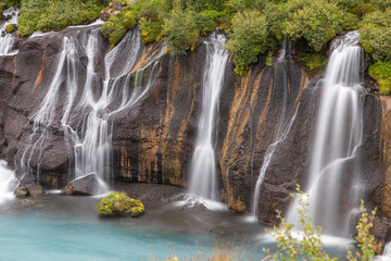 Obraz premium Wodospady Hraunfossar