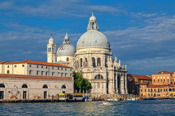 Fototapeta na wymiar Morning in Venice. In the foreground basilica Santa Maria della Salute.
