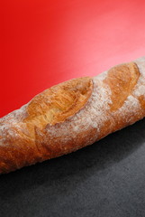 フランスパン./赤と黒の板に並べて
美味しさとスタイリッシュさを表現しました