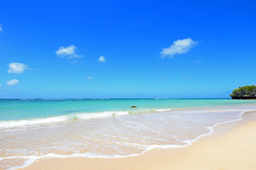 さわやかな空と美しい海