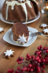 Lebkuchen Gugelhupf mit Zimtsternen 