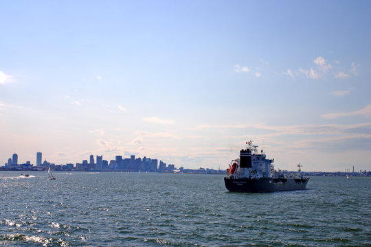 Boston skyline, Inner Harbor, USA ..
