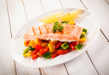 Grilled salmon and vegetables