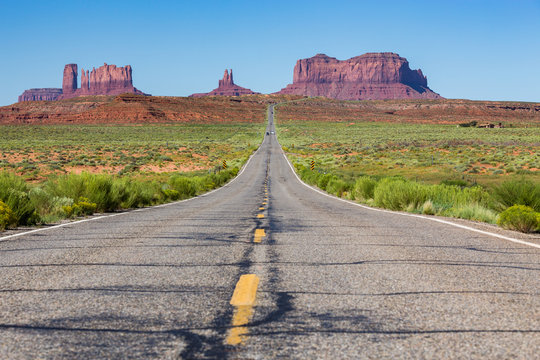 Road to the Monument Valley, Utah, USA