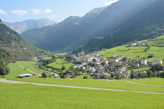 poschivo paese vicino al percorso del trenino del bernina