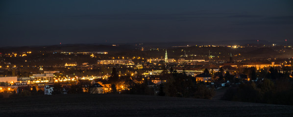 Fototapeta na wymiar Nachtpanorama von Zwickau