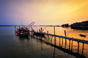 Obraz premium Small fishing boats made of bamboo.