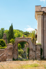 Famous Roman ruins in Rome