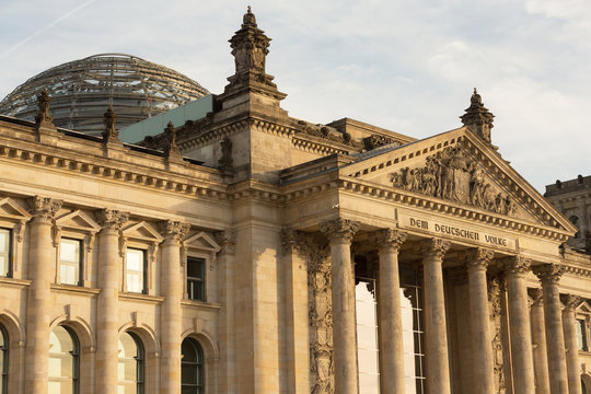 Reichstagsgebäude_2015