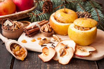 baked apples with raisins and nuts