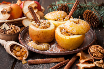 baked apples with raisins and nuts
