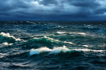 Fototapeta premium Breaking Waves at Rising Storm