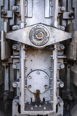 Butterfly - locking mechanism on the door of the coke ovens