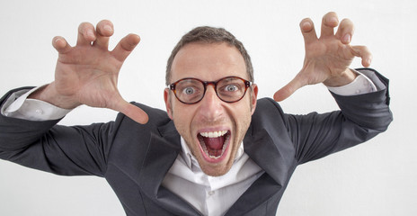 wacky 40s manager having a nervous breakdown playing like monster © STUDIO GRAND WEB