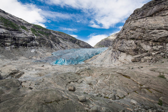 Blauer Gletscher Nigardsbreen in Norwegen
