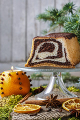 Poppy seed cake with honey